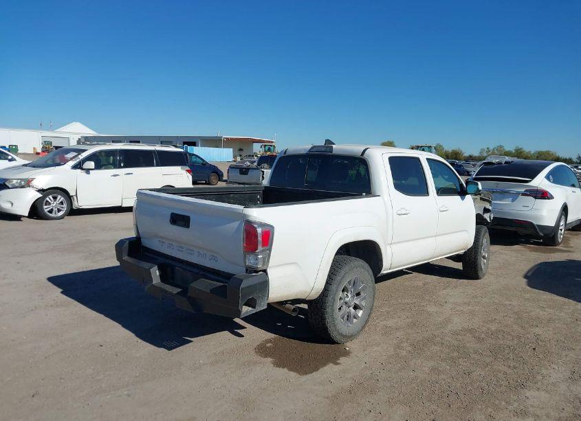 Photo 4 of 2019 Toyota Tacoma SR5 V6 (VIN 3TMCZ5AN0KM215923)