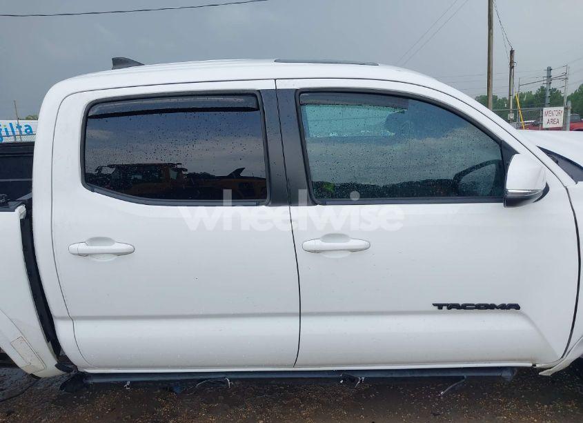 Photo 13 of 2019 Toyota Tacoma TRD SPORT (VIN 3TMCZ5AN0KM232852)