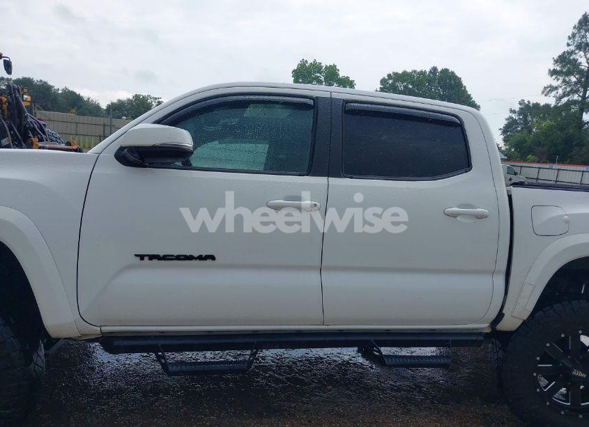 Photo 14 of 2019 Toyota Tacoma TRD SPORT (VIN 3TMCZ5AN0KM232852)