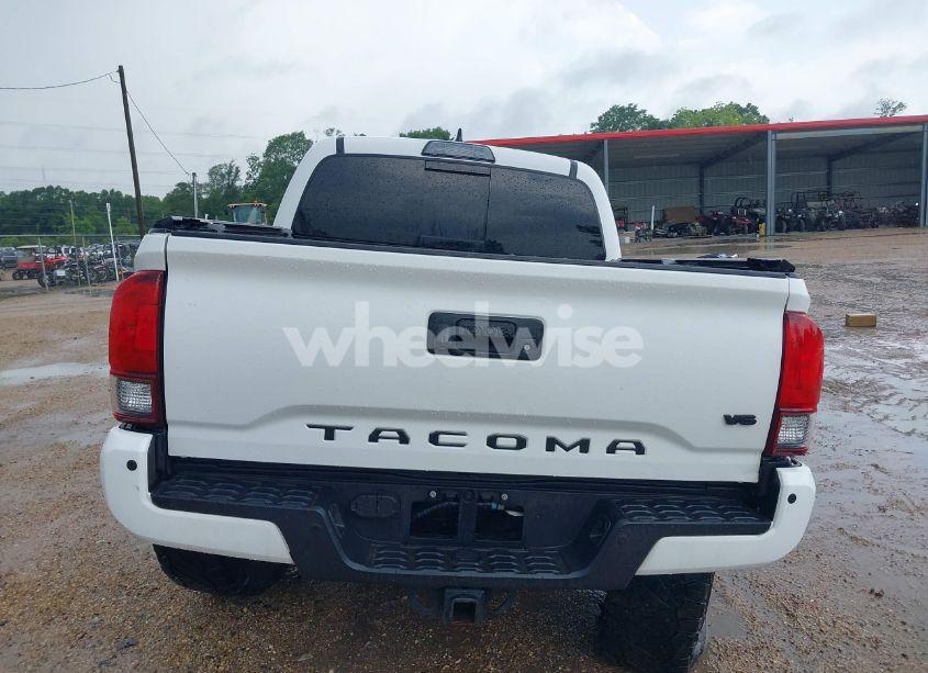 Photo 16 of 2019 Toyota Tacoma TRD SPORT (VIN 3TMCZ5AN0KM232852)