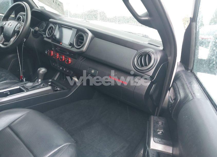 Photo 5 of 2019 Toyota Tacoma TRD SPORT (VIN 3TMCZ5AN0KM232852)