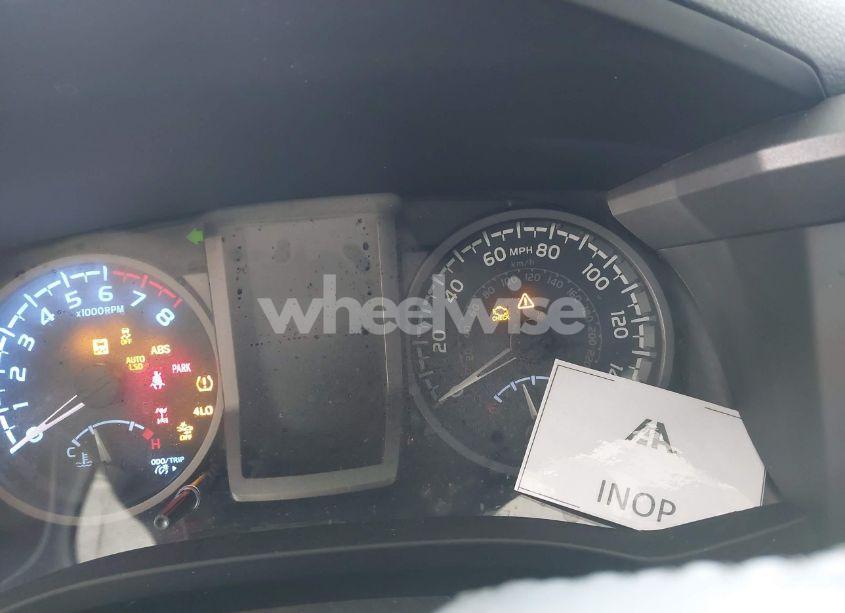 Photo 15 of 2019 Toyota Tacoma LIMITED/SR V6/SR5 V6/TRD OFF ROAD/TRD PRO/TRD SPORT (VIN 3TMCZ5AN0KM248419)