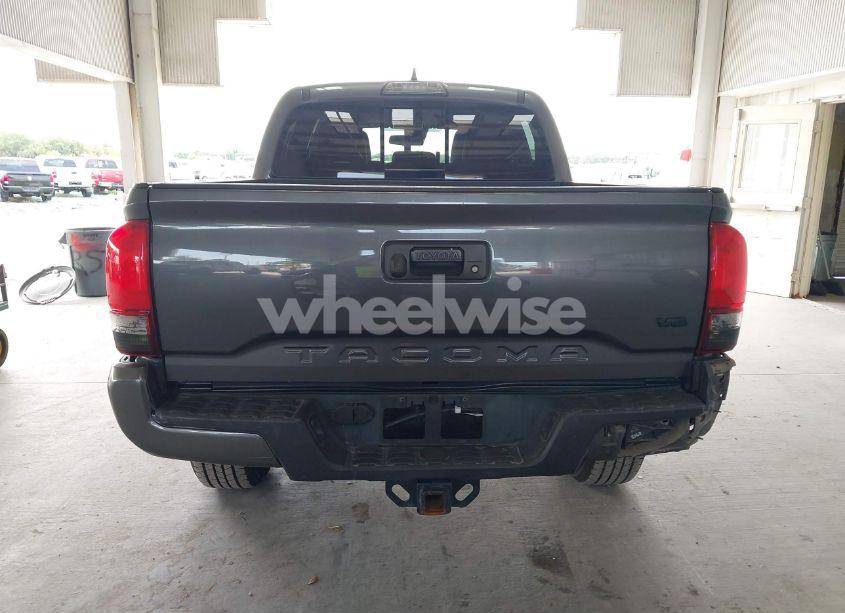 Photo 16 of 2019 Toyota Tacoma LIMITED/SR V6/SR5 V6/TRD OFF ROAD/TRD PRO/TRD SPORT (VIN 3TMCZ5AN0KM248419)