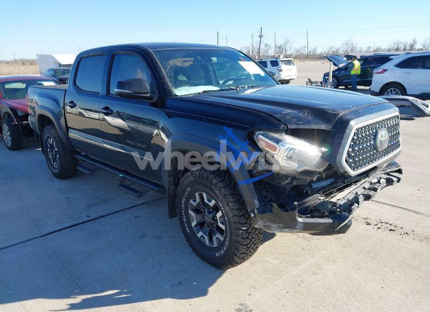 2019 Toyota Tacoma TRD OFF ROAD (VIN 3TMCZ5AN0KM272784) main photo