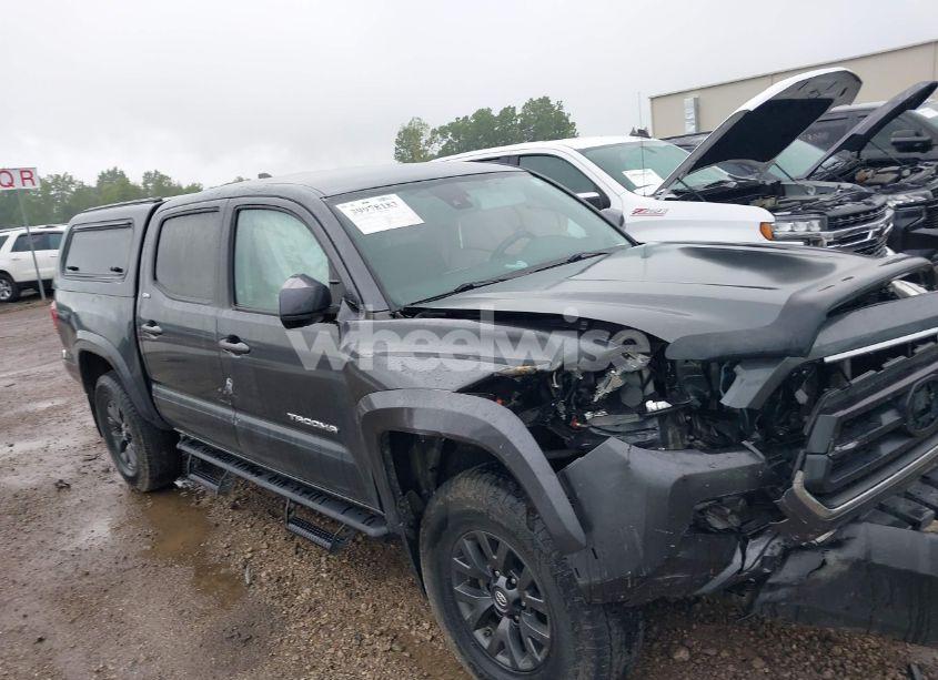 2021 Toyota Tacoma SR5 V6 (VIN 3TMCZ5AN0MM374850) main photo