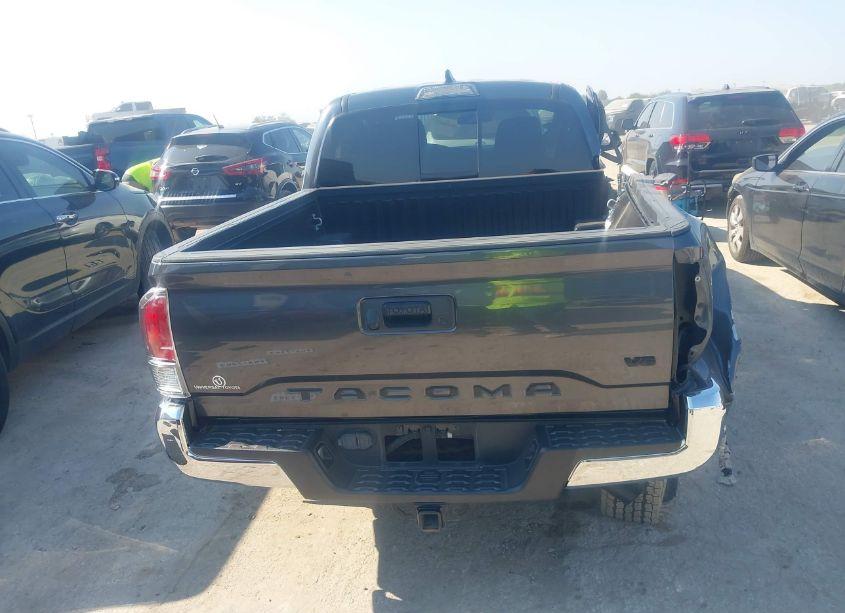 Photo 16 of 2021 Toyota Tacoma TRD OFF-ROAD (VIN 3TMCZ5AN0MM443696)