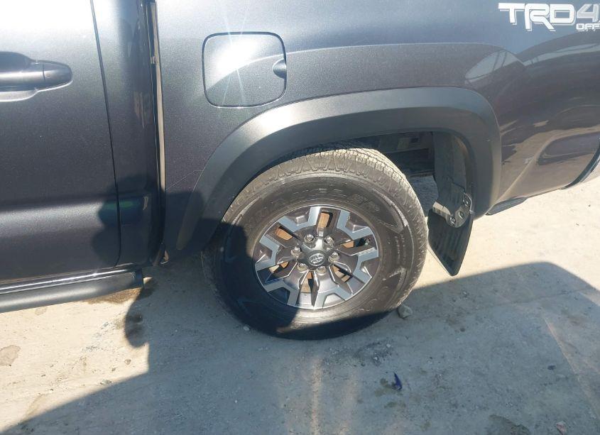 Photo 6 of 2021 Toyota Tacoma TRD OFF-ROAD (VIN 3TMCZ5AN0MM443696)