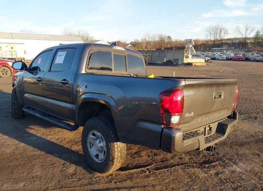 Photo 3 of 2022 Toyota Tacoma SR V6 (VIN 3TMCZ5AN0NM466624)