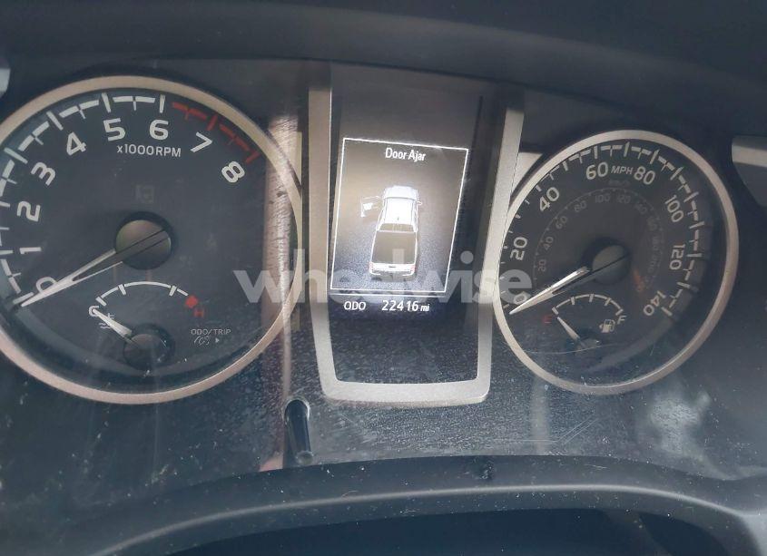 Photo 15 of 2022 Toyota Tacoma DOUBLE CAB/SR/SR5/TRD SPORT/TRD OFF ROAD/TRD PRO (VIN 3TMCZ5AN0NM468406)