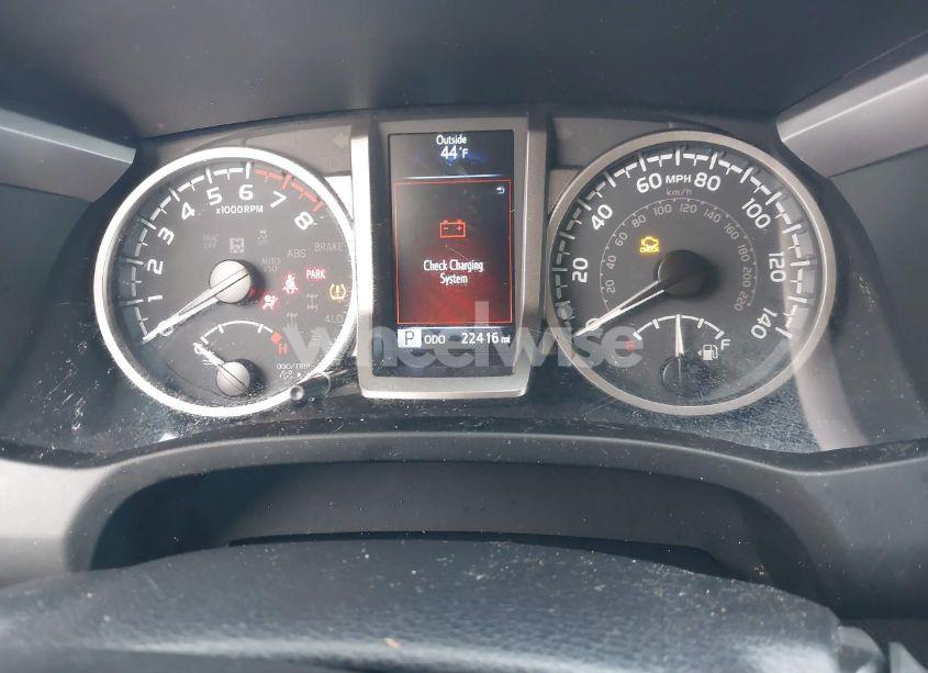 Photo 7 of 2022 Toyota Tacoma DOUBLE CAB/SR/SR5/TRD SPORT/TRD OFF ROAD/TRD PRO (VIN 3TMCZ5AN0NM468406)