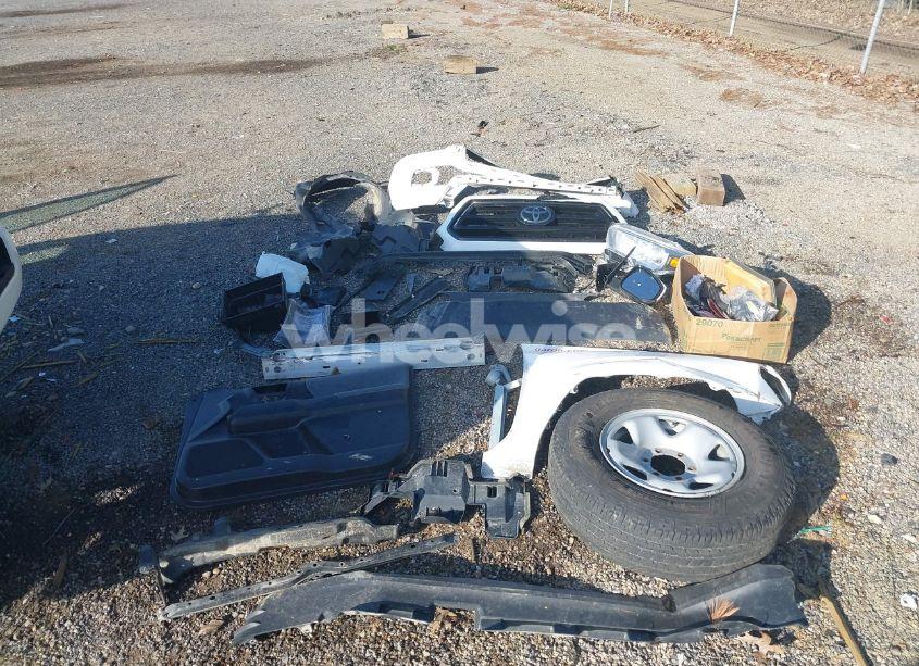 Photo 12 of 2022 Toyota Tacoma SR V6 (VIN 3TMCZ5AN0NM491295)