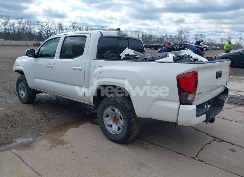 Photo 3 of 2022 Toyota Tacoma SR V6 (VIN 3TMCZ5AN0NM491295)