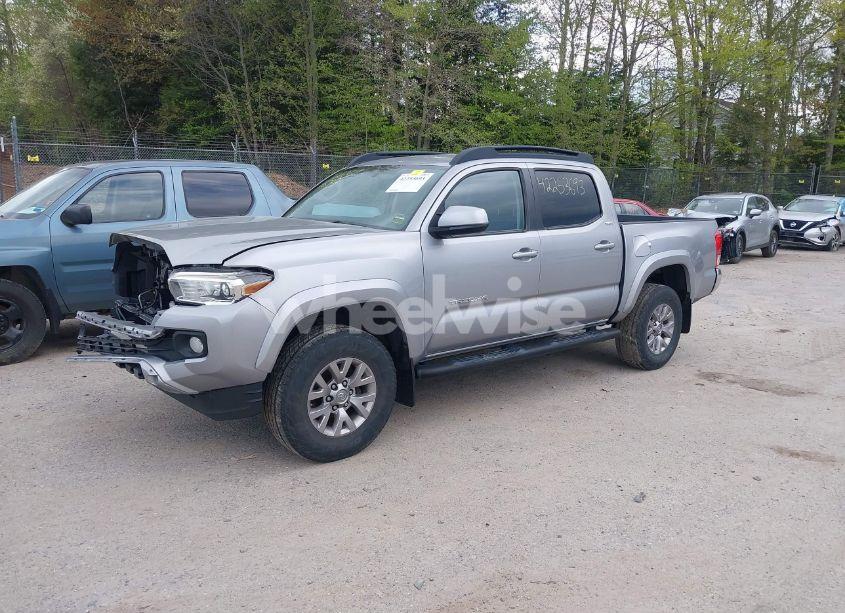 Photo 2 of 2016 Toyota Tacoma SR5 V6 (VIN 3TMCZ5AN1GM024101)