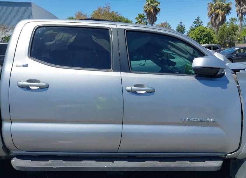 Photo 13 of 2017 Toyota Tacoma SR5 V6 (VIN 3TMCZ5AN1HM062574)