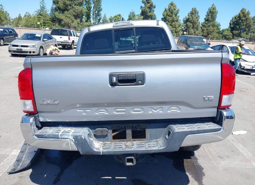 Photo 16 of 2017 Toyota Tacoma SR5 V6 (VIN 3TMCZ5AN1HM062574)