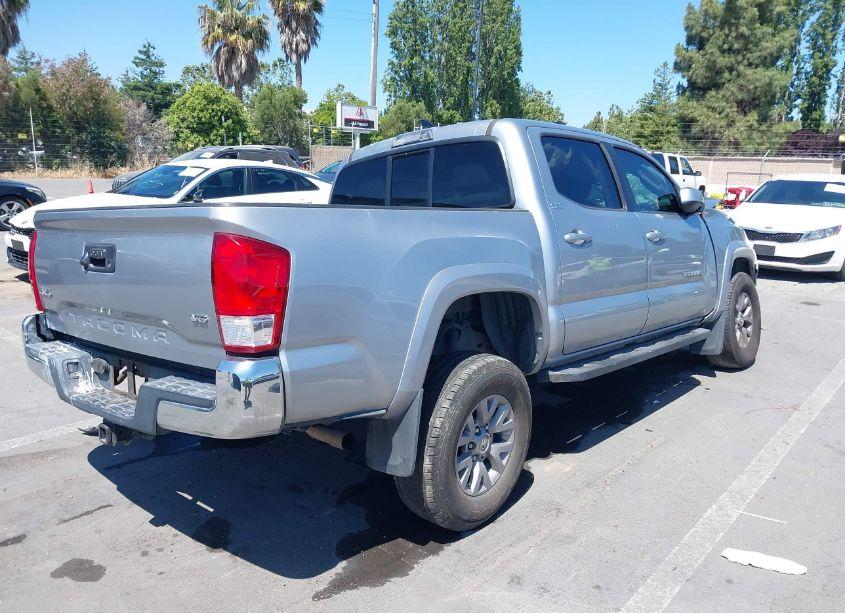 Photo 4 of 2017 Toyota Tacoma SR5 V6 (VIN 3TMCZ5AN1HM062574)