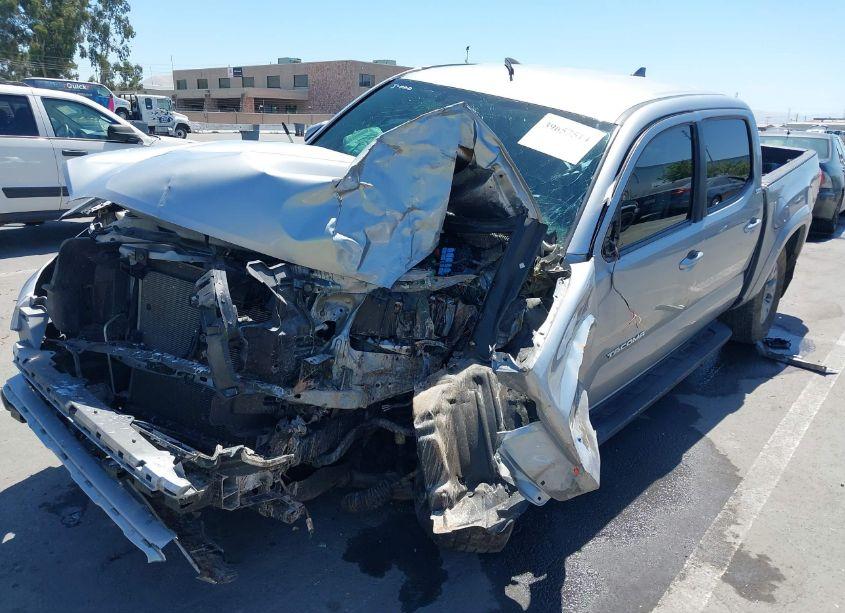 Photo 6 of 2017 Toyota Tacoma SR5 V6 (VIN 3TMCZ5AN1HM062574)