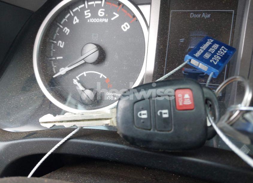 Photo 11 of 2017 Toyota Tacoma SR5 V6 (VIN 3TMCZ5AN1HM063580)