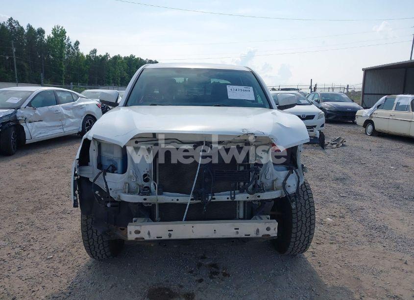 Photo 13 of 2017 Toyota Tacoma SR5 V6 (VIN 3TMCZ5AN1HM063580)