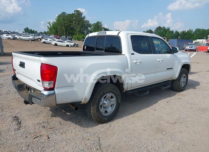 Photo 4 of 2017 Toyota Tacoma SR5 V6 (VIN 3TMCZ5AN1HM063580)