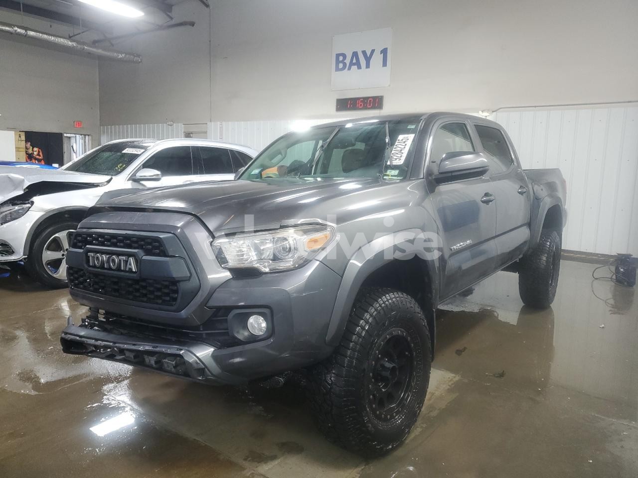 2017 TOYOTA TACOMA DOUBLE CAB (VIN 3TMCZ5AN1HM067936) main photo