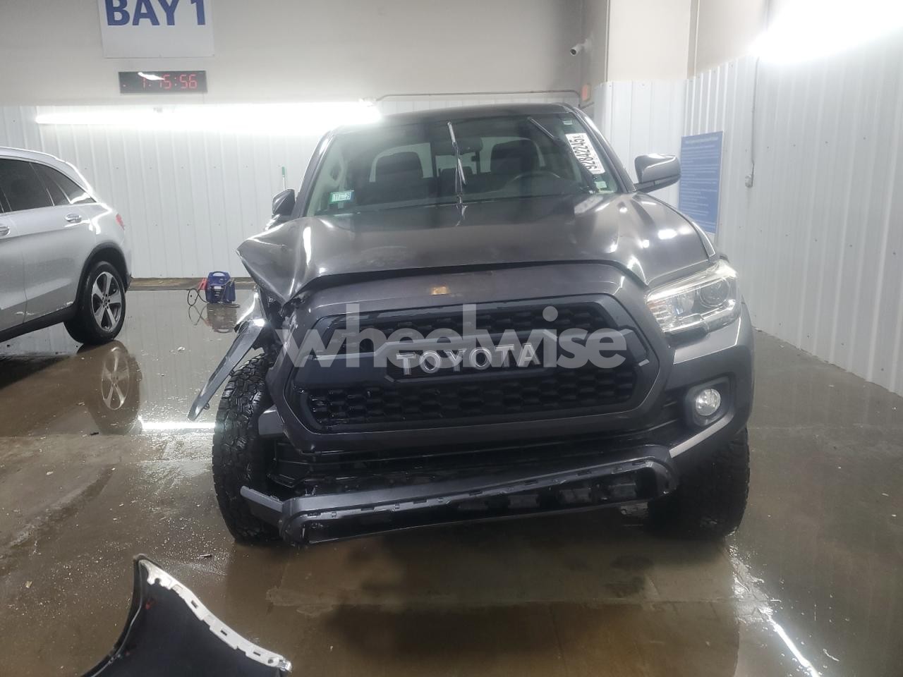 Photo 5 of 2017 TOYOTA TACOMA DOUBLE CAB (VIN 3TMCZ5AN1HM067936)