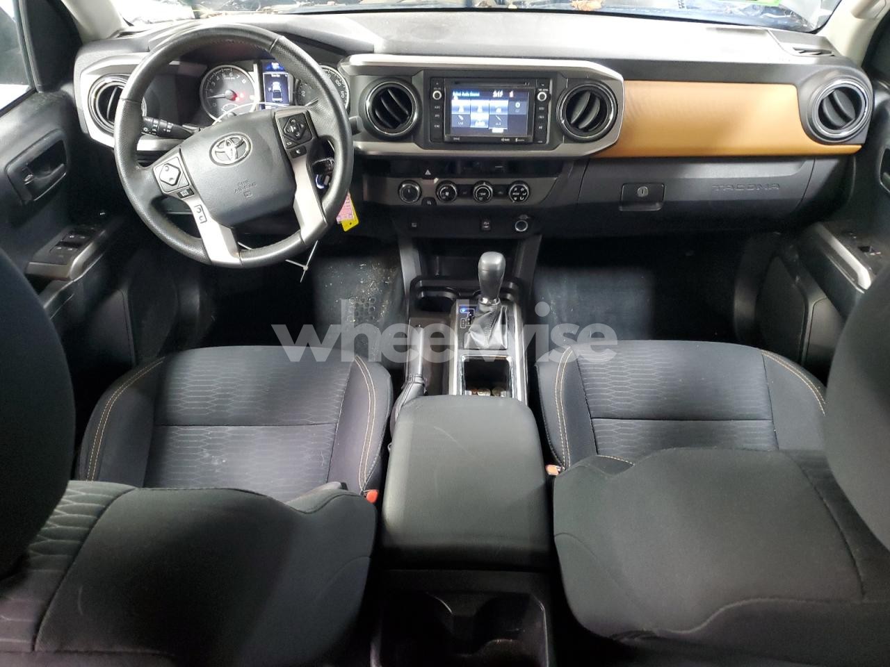 Photo 8 of 2017 TOYOTA TACOMA DOUBLE CAB (VIN 3TMCZ5AN1HM067936)