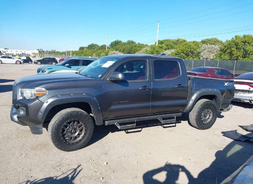Photo 14 of 2017 Toyota Tacoma SR5 V6 (VIN 3TMCZ5AN1HM072523)