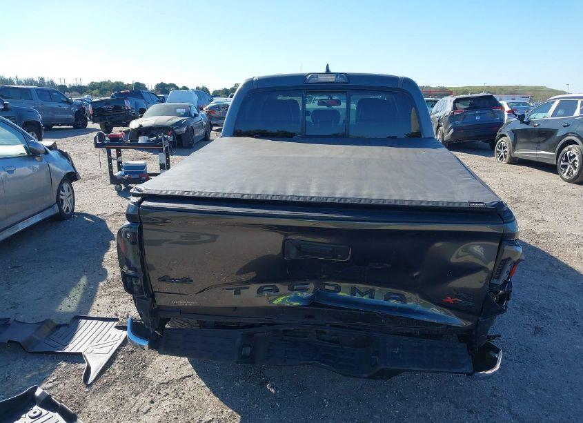 Photo 16 of 2017 Toyota Tacoma SR5 V6 (VIN 3TMCZ5AN1HM072523)