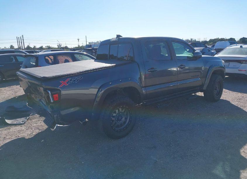 Photo 4 of 2017 Toyota Tacoma SR5 V6 (VIN 3TMCZ5AN1HM072523)