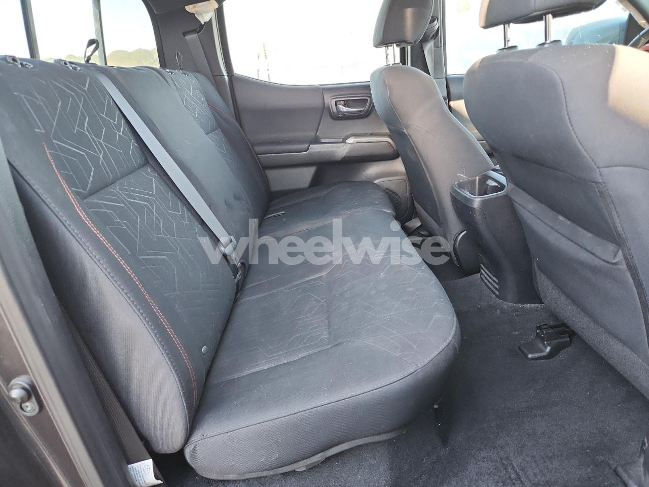 Photo 10 of 2017 TOYOTA TACOMA DOUBLE CAB (VIN 3TMCZ5AN1HM073283)