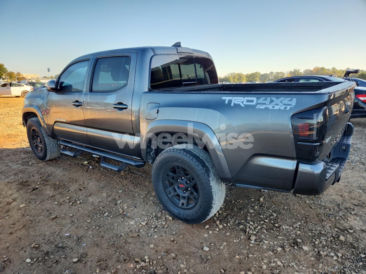 Photo 2 of 2017 TOYOTA TACOMA DOUBLE CAB (VIN 3TMCZ5AN1HM073283)
