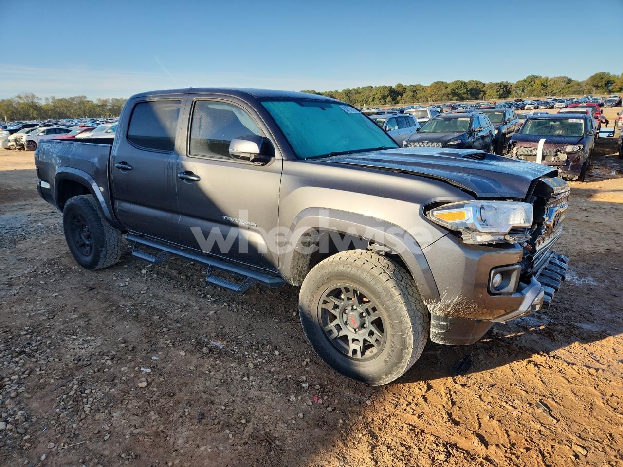 Photo 4 of 2017 TOYOTA TACOMA DOUBLE CAB (VIN 3TMCZ5AN1HM073283)