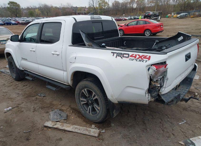 Photo 3 of 2017 Toyota Tacoma TRD SPORT (VIN 3TMCZ5AN1HM073509)