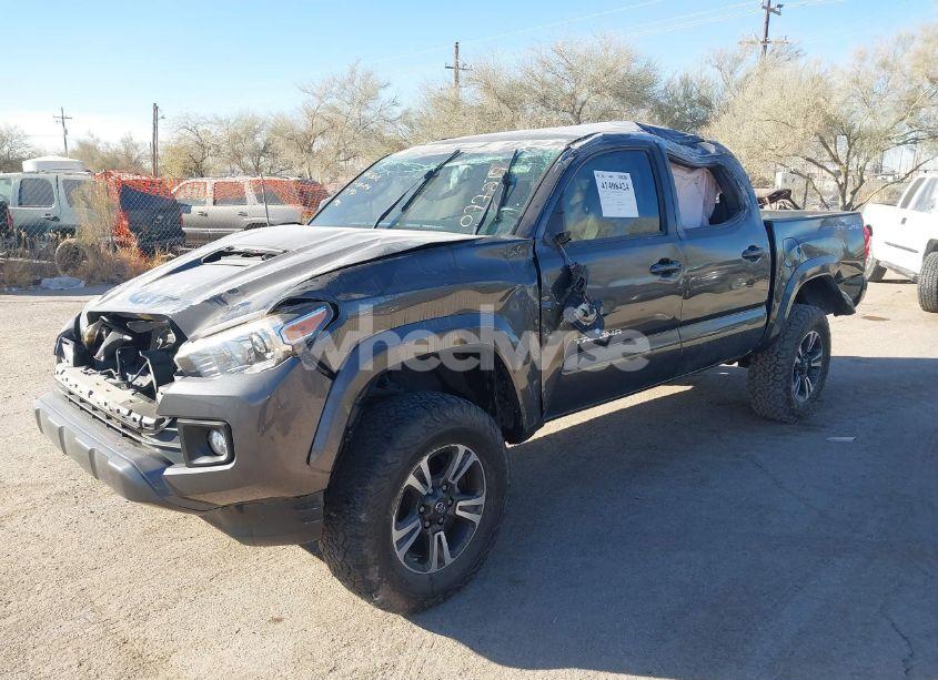 Photo 2 of 2017 Toyota Tacoma TRD SPORT (VIN 3TMCZ5AN1HM077219)