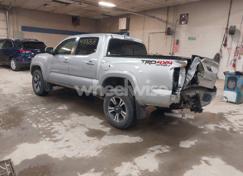 Photo 3 of 2018 Toyota Tacoma TRD SPORT (VIN 3TMCZ5AN1JM149820)