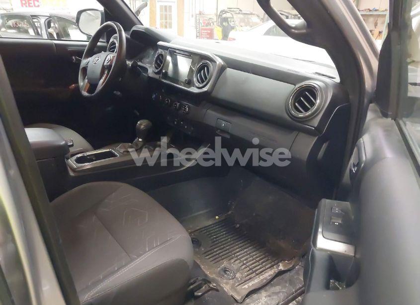 Photo 5 of 2018 Toyota Tacoma TRD SPORT (VIN 3TMCZ5AN1JM149820)