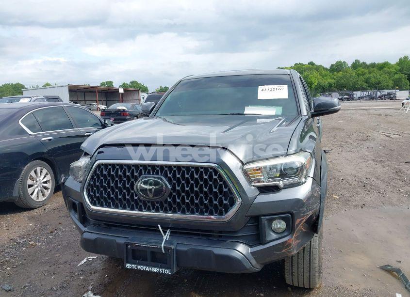 Photo 12 of 2018 Toyota Tacoma TRD OFF ROAD (VIN 3TMCZ5AN1JM178654)