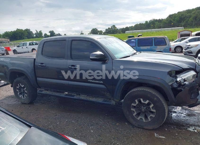 Photo 13 of 2018 Toyota Tacoma TRD OFF ROAD (VIN 3TMCZ5AN1JM178654)