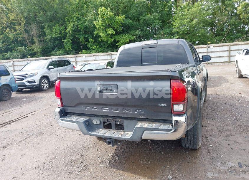 Photo 16 of 2018 Toyota Tacoma TRD OFF ROAD (VIN 3TMCZ5AN1JM178654)