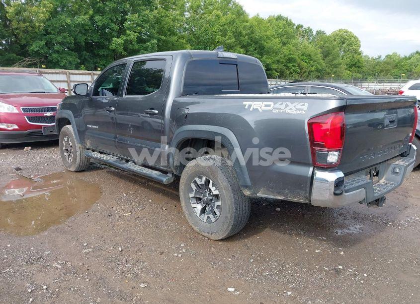 Photo 3 of 2018 Toyota Tacoma TRD OFF ROAD (VIN 3TMCZ5AN1JM178654)