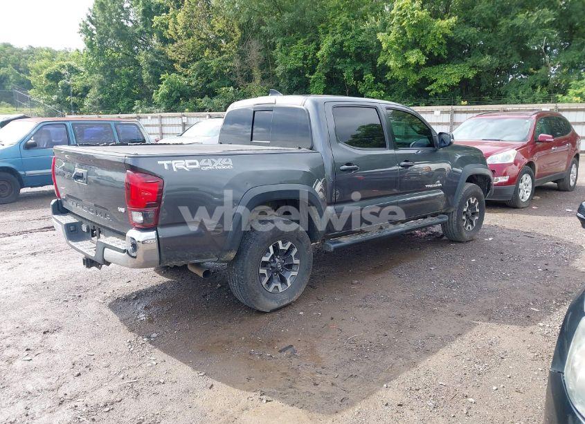 Photo 4 of 2018 Toyota Tacoma TRD OFF ROAD (VIN 3TMCZ5AN1JM178654)