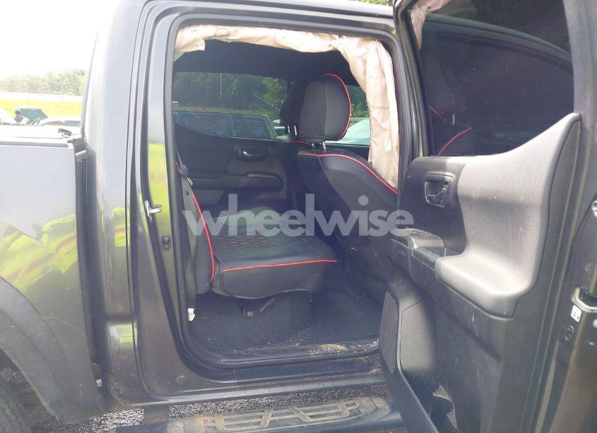 Photo 8 of 2018 Toyota Tacoma TRD OFF ROAD (VIN 3TMCZ5AN1JM178654)