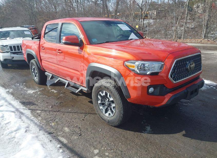2018 Toyota Tacoma TRD OFF ROAD (VIN 3TMCZ5AN1JM181151) main photo