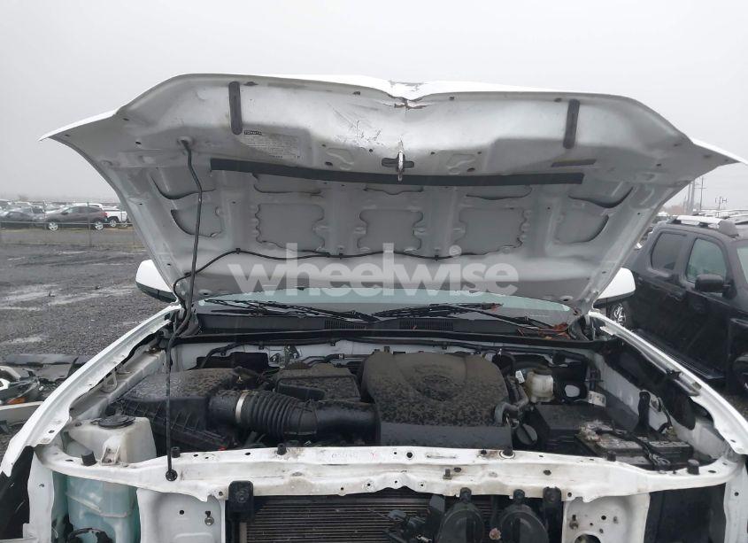 Photo 10 of 2018 Toyota Tacoma SR5 V6 (VIN 3TMCZ5AN1JM188181)