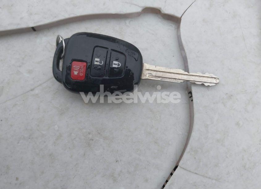 Photo 11 of 2018 Toyota Tacoma SR5 V6 (VIN 3TMCZ5AN1JM188181)