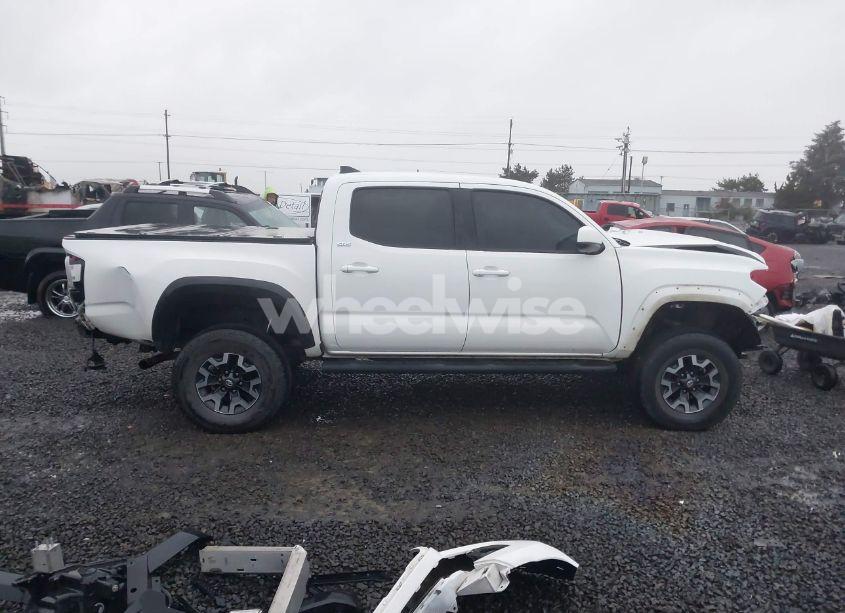 Photo 14 of 2018 Toyota Tacoma SR5 V6 (VIN 3TMCZ5AN1JM188181)