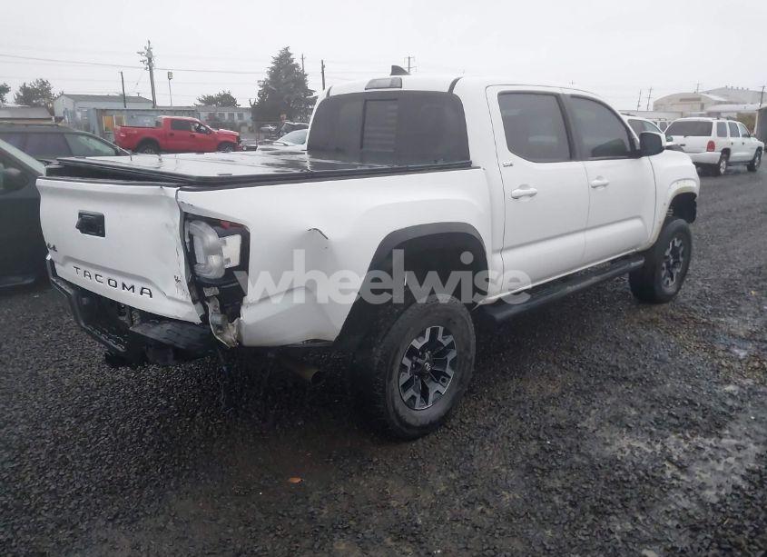 Photo 4 of 2018 Toyota Tacoma SR5 V6 (VIN 3TMCZ5AN1JM188181)