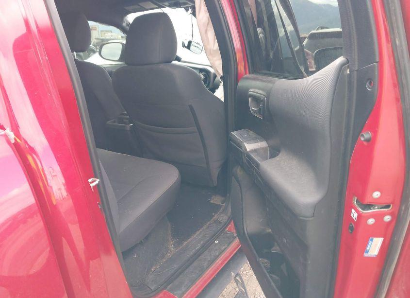 Photo 8 of 2019 Toyota Tacoma 4WD TRD OFF ROAD (VIN 3TMCZ5AN1KM201822)