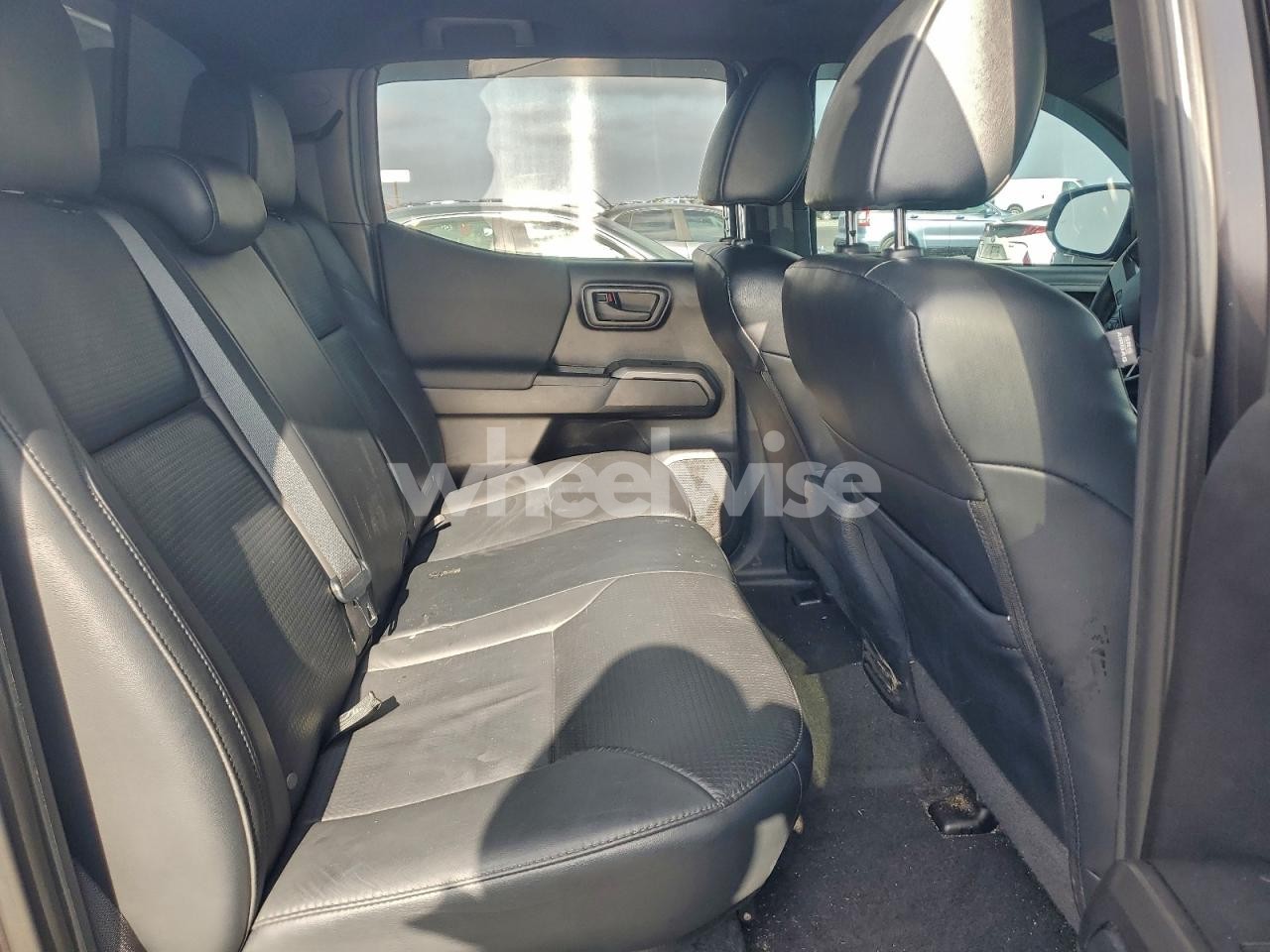 Photo 10 of 2019 TOYOTA TACOMA DOUBLE CAB (VIN 3TMCZ5AN1KM213131)